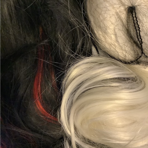 Pleasure Wigs Adjustable. - Picture 5 of 5